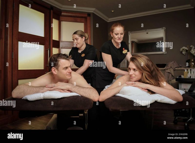 What to Expect During a Couples Massage Session